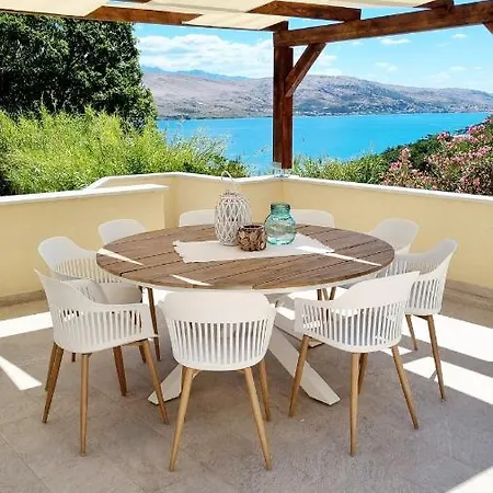 Villa Salt & Stone *