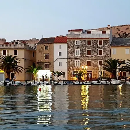 Villa Salt & Stone *