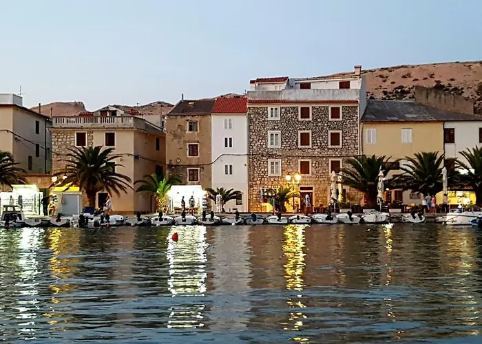 Villa Salt & Stone *