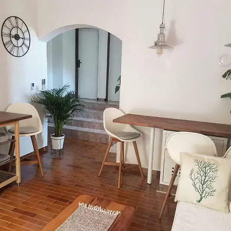 Villa Salt & Stone