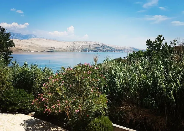 Salt & Stone * Паг