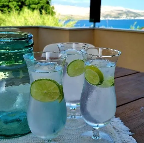 Salt & Stone فيلة باغ